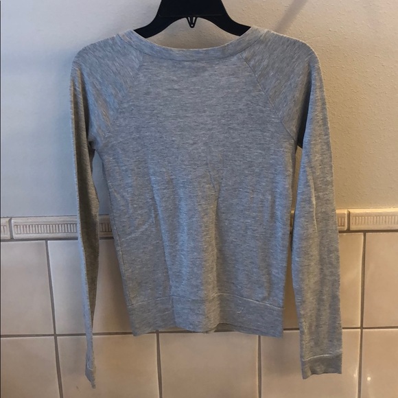 H&M v-neck grandpa style button up light weight long sleeve cardigan top - Picture 5 of 9